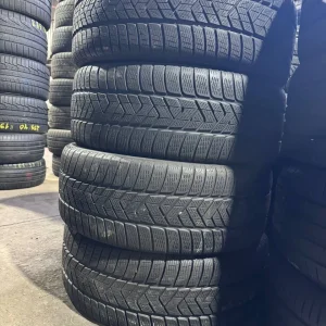 Комплект зимових шин 235/50/19 Pirelli