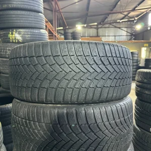 Пара зимових шин 235/40/19 Bridgestone