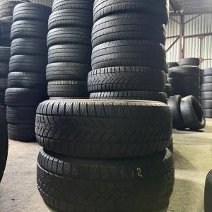 Пара зимових шин 235/65/17 Dunlop