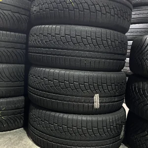 Комплект зимових шин 225/45/18 Nokian