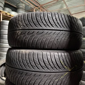 Пара зимових шин 235/45/18 Michelin