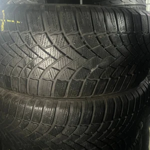 Пара зимових шин 215/55/17 Bridgestone