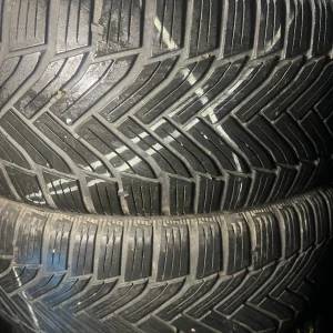 Пара зимових шин 215/55/17 Michelin