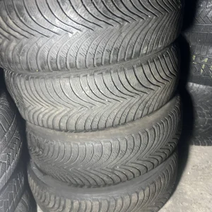 Комплект зимових шин 215/65/17 Michelin