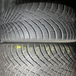 Пара зимових шин 215/55/17 Hankook