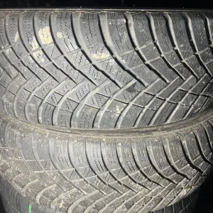Пара зимових шин 205/60/16 Hankook