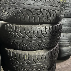 Комплект зимових шин 225/55/18 Nokian