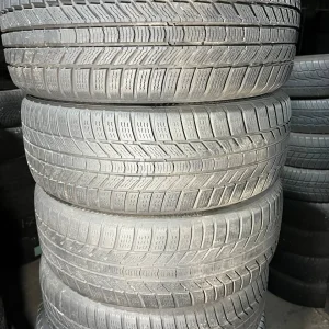 Комплект зимових шин 215/55/17 Continental