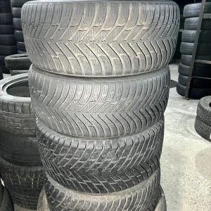 Пара зимових шин 225/40/18 Nokian