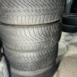 Комплект зимових шин 235/50/19 Falken