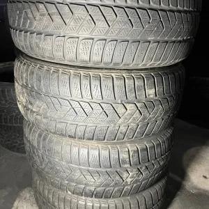 Комплект зимових шин 225/45/18 Pirelli
