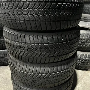 Комплект зимових шин 205/55/16 Debica