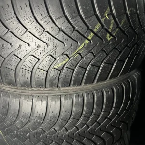 Пара зимових шин 215/55/17 Falken