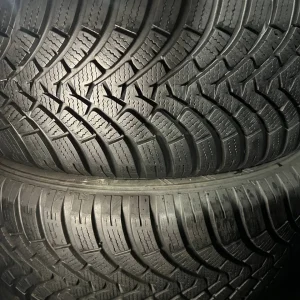 Пара зимових шин 225/60/17 Falken