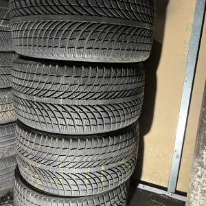 Комплект зимових шин 295/35/21 Michelin