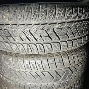 Пара зимових шин 215/65/17 Pirelli