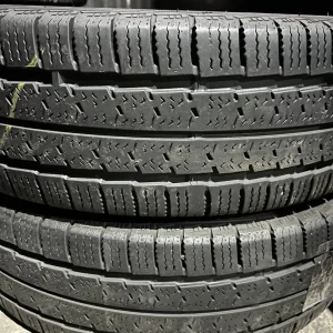 Комплект зимових шин 205/75/16C Nexen