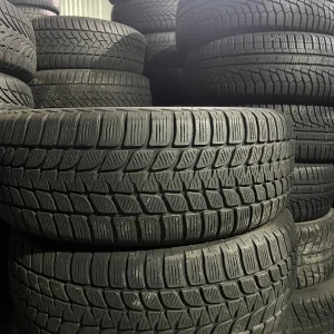 Пара зимових шин 235/60/17 Bridgestone