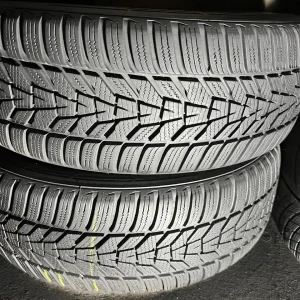 Пара зимових шин 215/55/18 Hankook