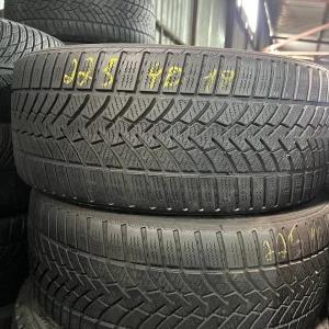 Пара зимових шин 225/40/18 Semperit