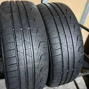 Пара зимових шин 235/45/20 Pirelli