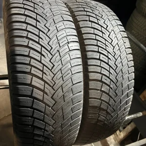 Пара всесезонних шин 215/65/17 Pirelli
