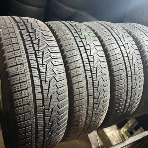Комплект зимових шин 205/55/17 Hankook