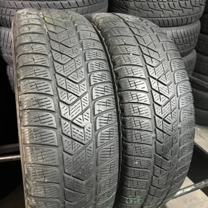 Пара зимових шин 215/70/16 Pirelli