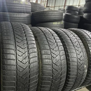 Комплект зимових шин 215/55/17 Pirelli